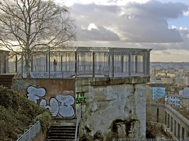 Berlin flax tower.jpg - Wikipedia photo looking toward the hotel - note the Berlin Wall at base